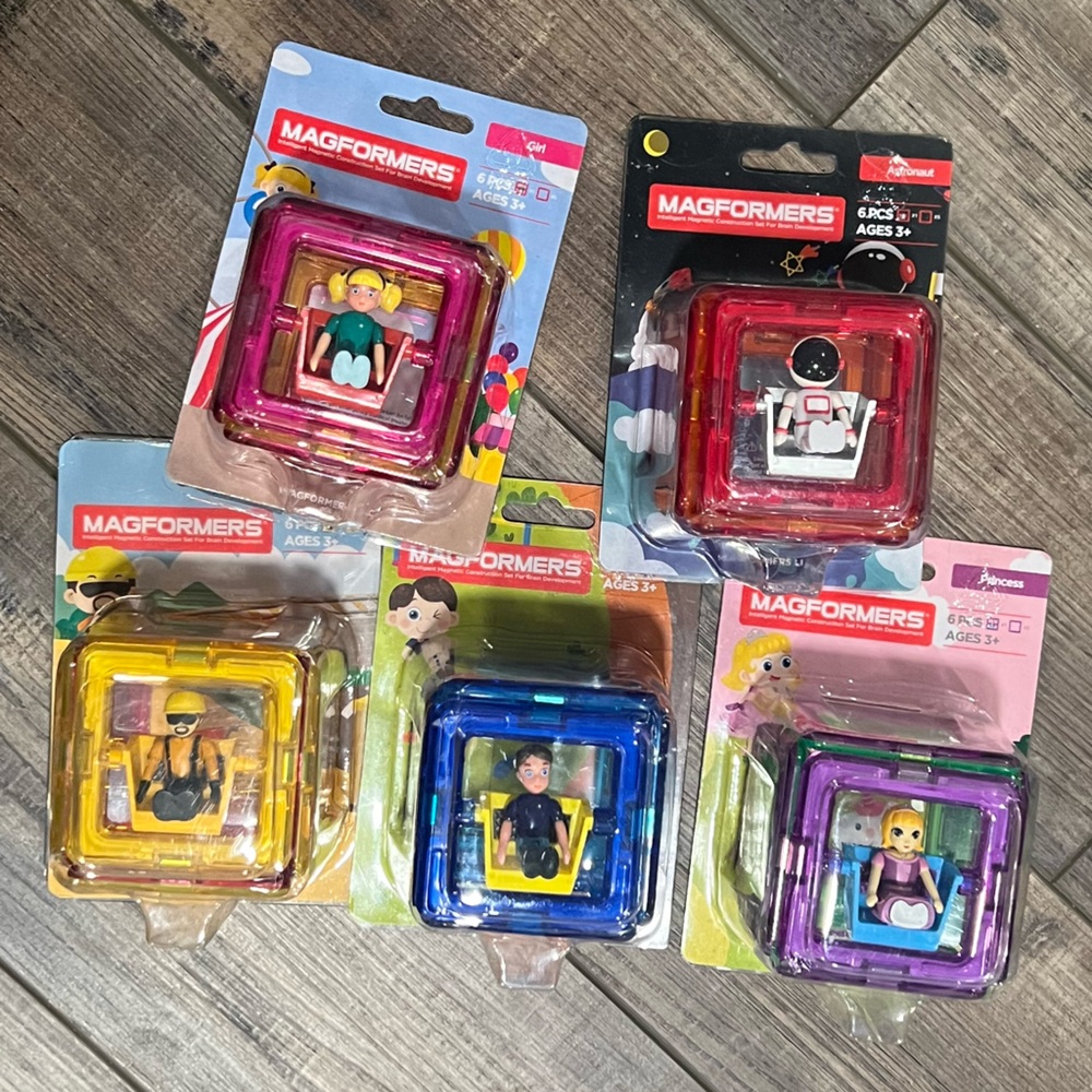 New MAGFORMERS Figures, Girl, Boy, Princess, Construction Worker, Astronaut